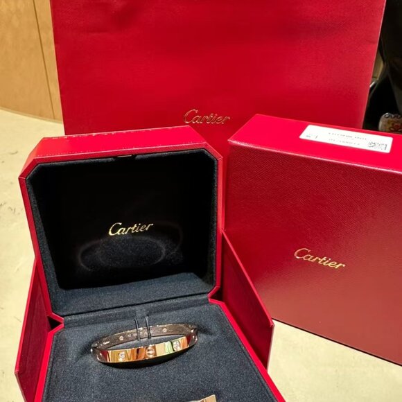 ✅Cartier Love Bracelet - Picture 2 of 6